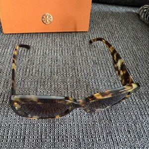Sunglasses Tory Burch